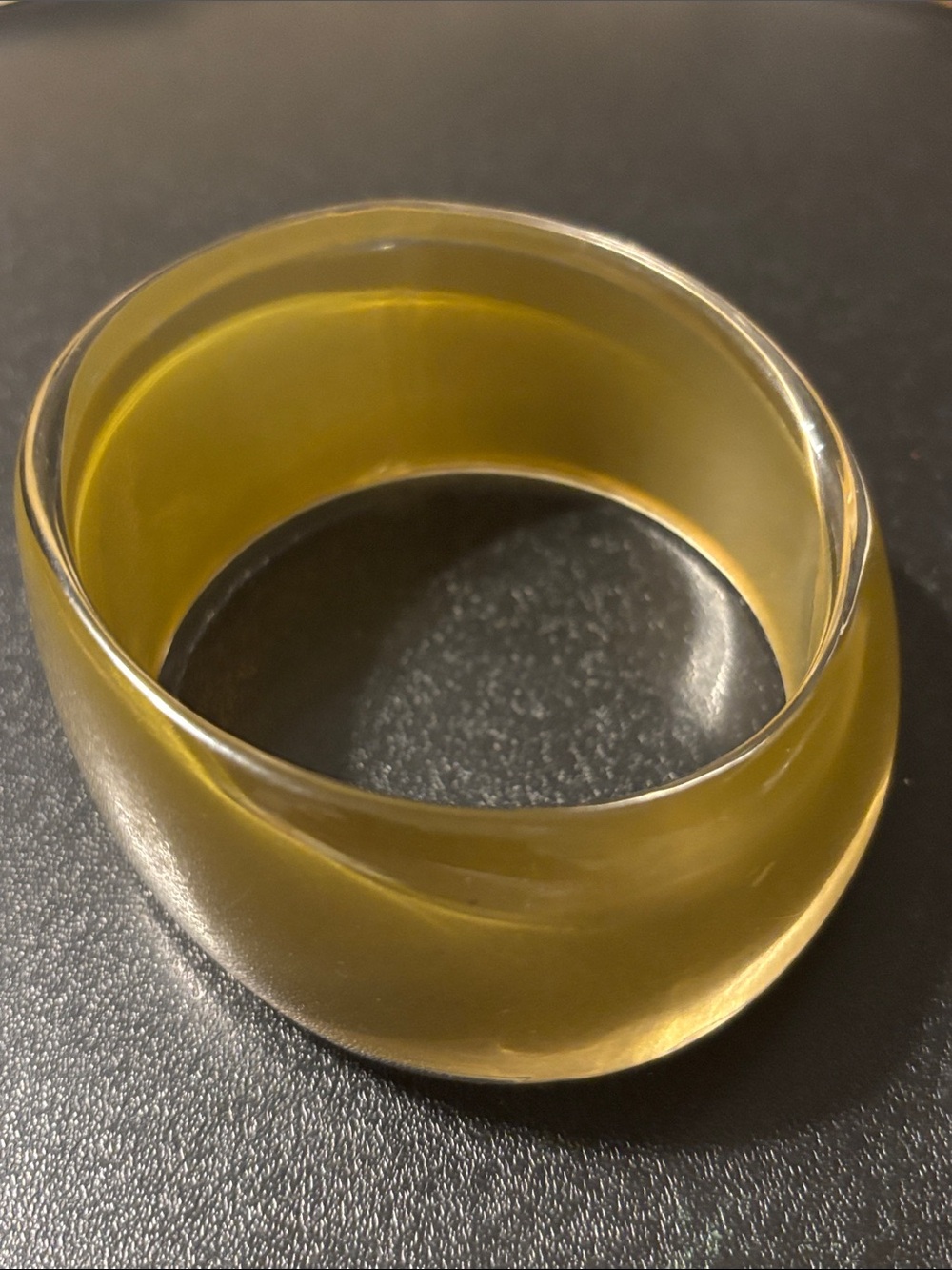 Translucent Honey Golden Wavy Resin Bangle Bracelet‎